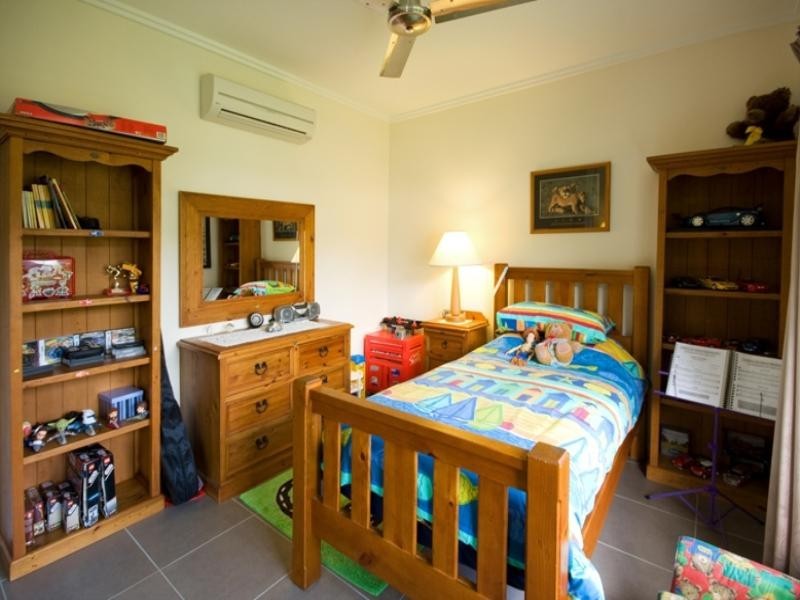 13 Bromell Close, Redlynch QLD 4870