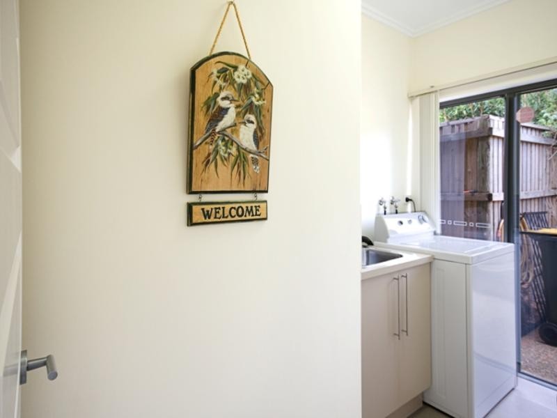 13 Bromell Close, Redlynch QLD 4870