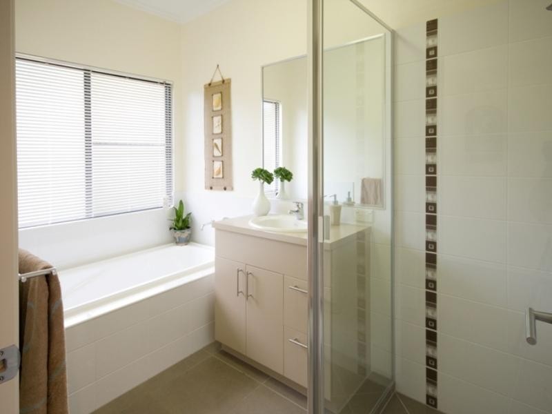 13 Bromell Close, Redlynch QLD 4870