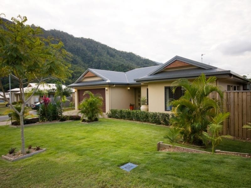 13 Bromell Close, Redlynch QLD 4870