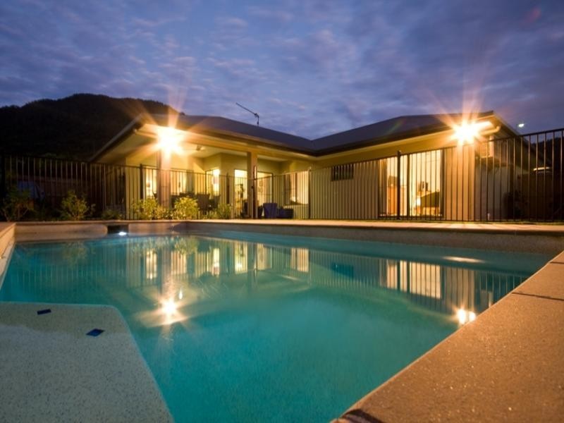 13 Bromell Close, Redlynch QLD 4870