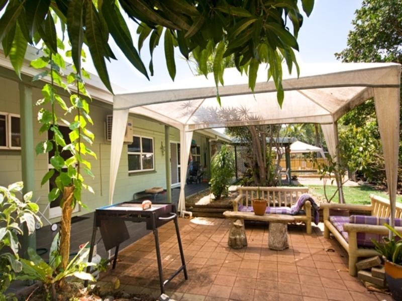 45 Baronia Crescent, Holloways Beach QLD 4878