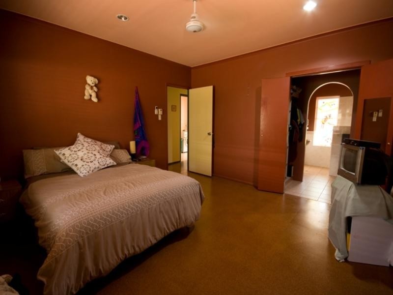 45 Baronia Crescent, Holloways Beach QLD 4878