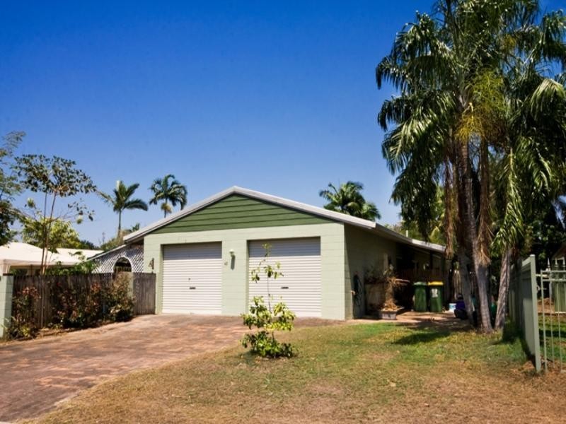 45 Baronia Crescent, Holloways Beach QLD 4878