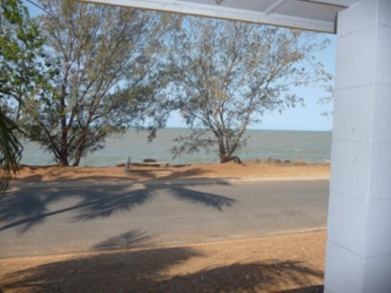 231 O’Shea Esplanade, Machans Beach QLD 4878