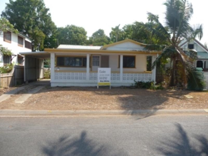231 O’Shea Esplanade, Machans Beach QLD 4878