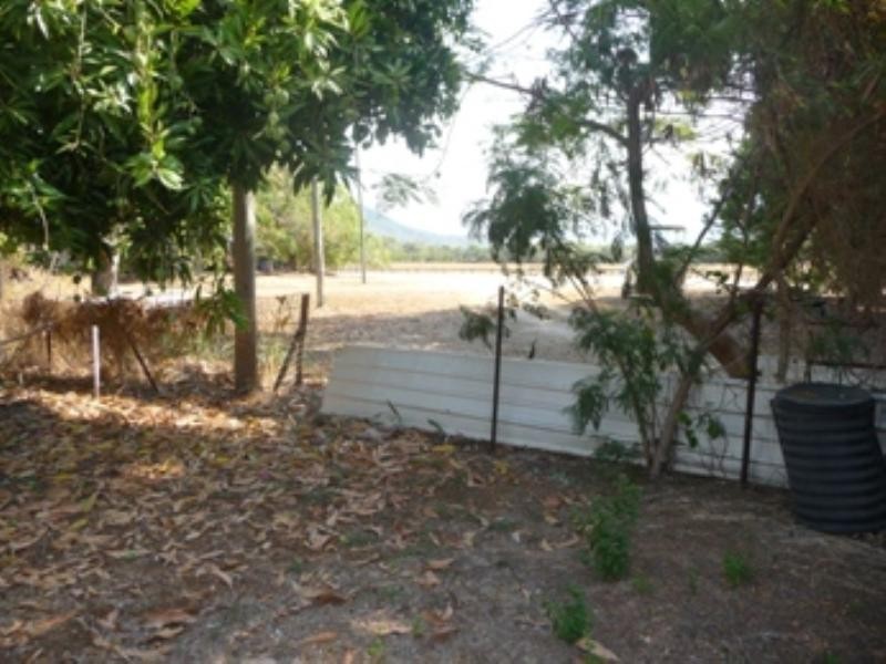 231 O’Shea Esplanade, Machans Beach QLD 4878