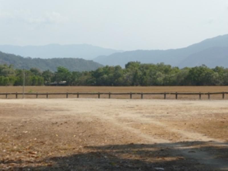 231 O’Shea Esplanade, Machans Beach QLD 4878