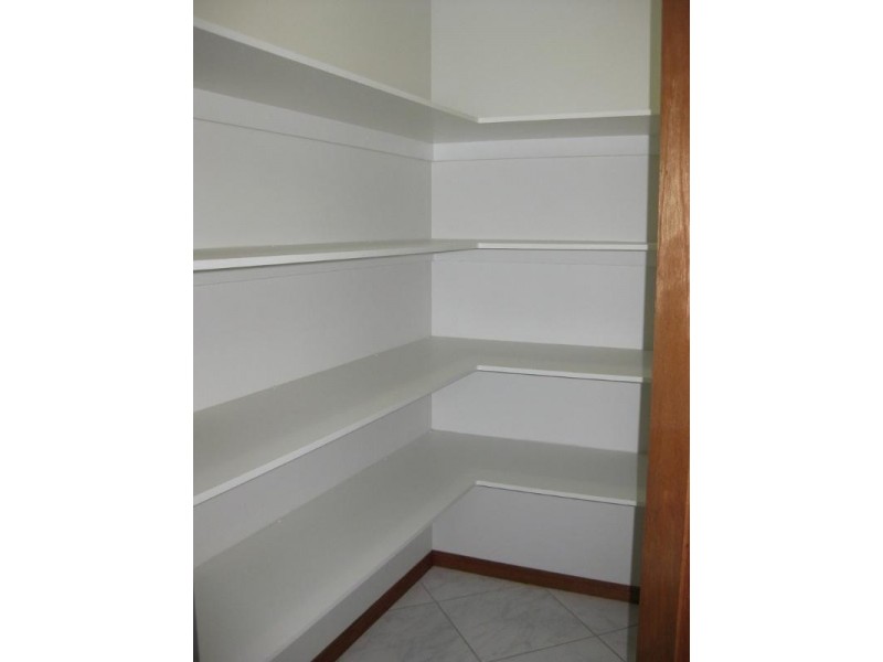 23 Rainbow Street, Kanimbla QLD 4870