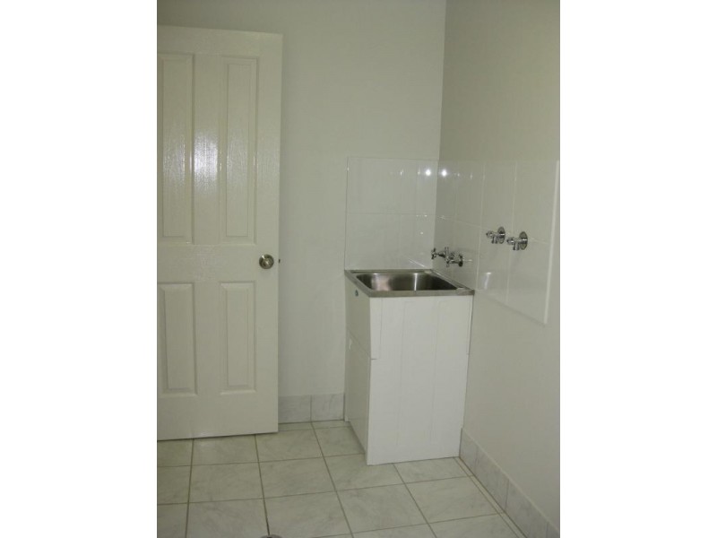 23 Rainbow Street, Kanimbla QLD 4870