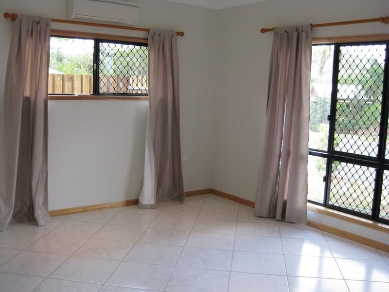 21 Rainbow Street, Kanimbla QLD 4870