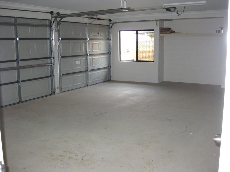 21 Rainbow Street, Kanimbla QLD 4870