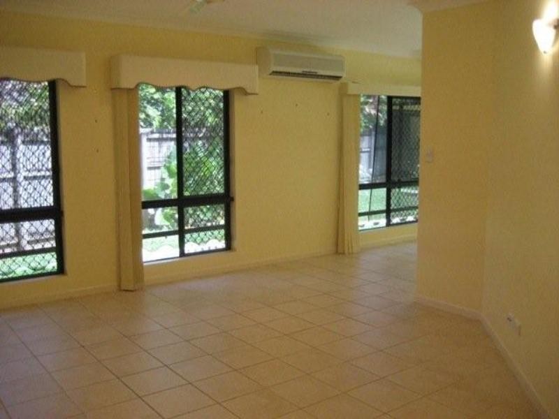 17 William Hickey Street, Redlynch QLD 4870