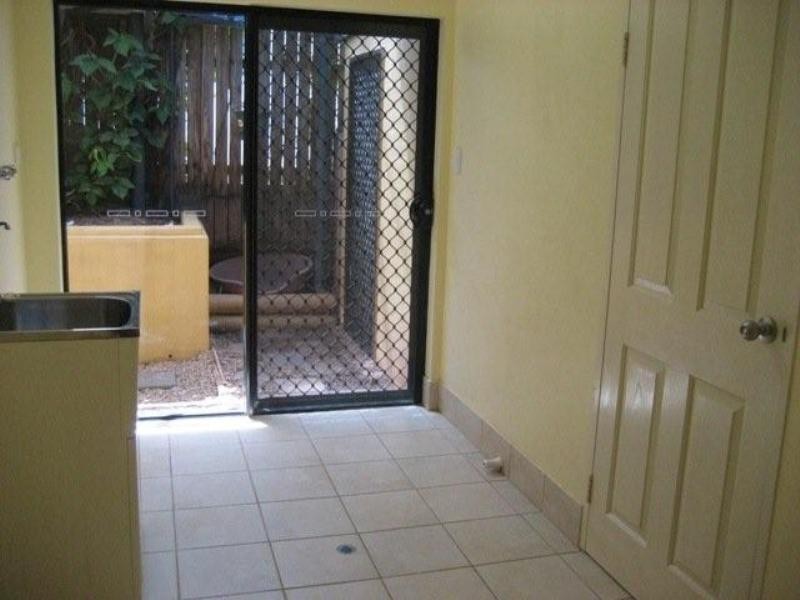 17 William Hickey Street, Redlynch QLD 4870