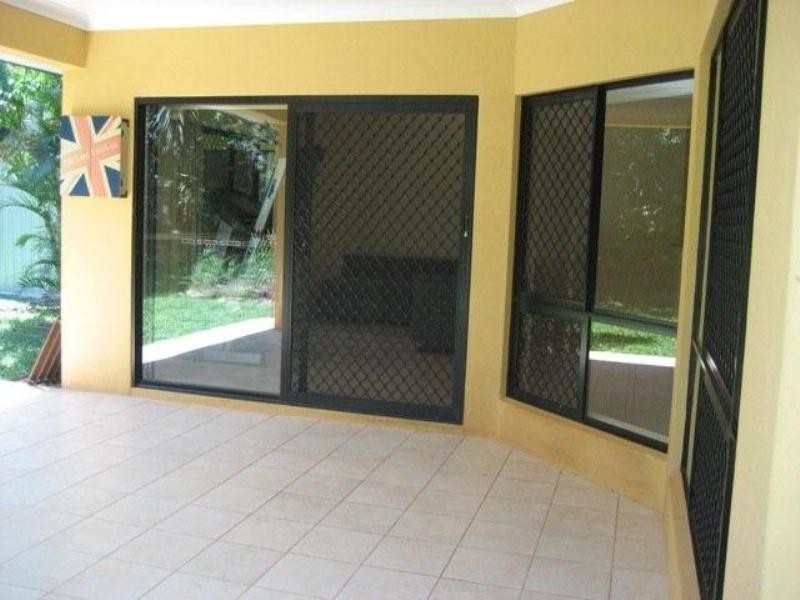 17 William Hickey Street, Redlynch QLD 4870