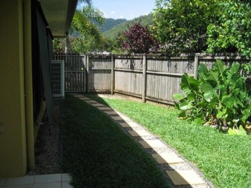 17 William Hickey Street, Redlynch QLD 4870