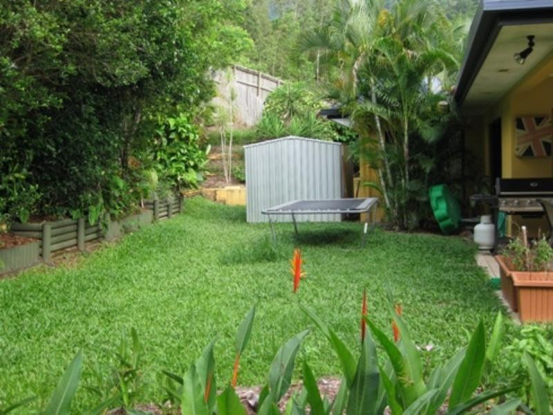 17 William Hickey Street, Redlynch QLD 4870