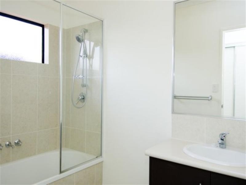 17 Derrick Street, Redlynch QLD 4870