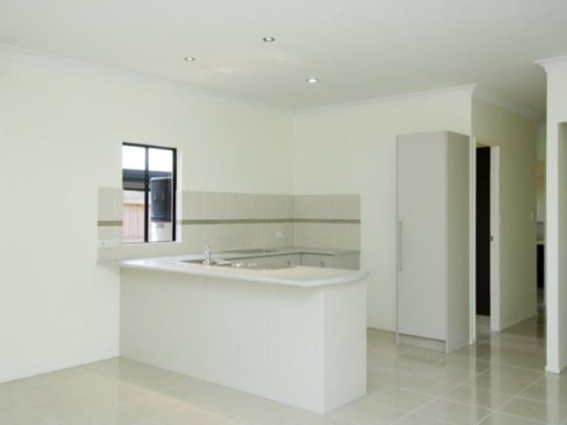 17 Derrick Street, Redlynch QLD 4870