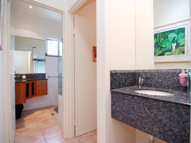 4 Sailfish Close, Kanimbla QLD 4870