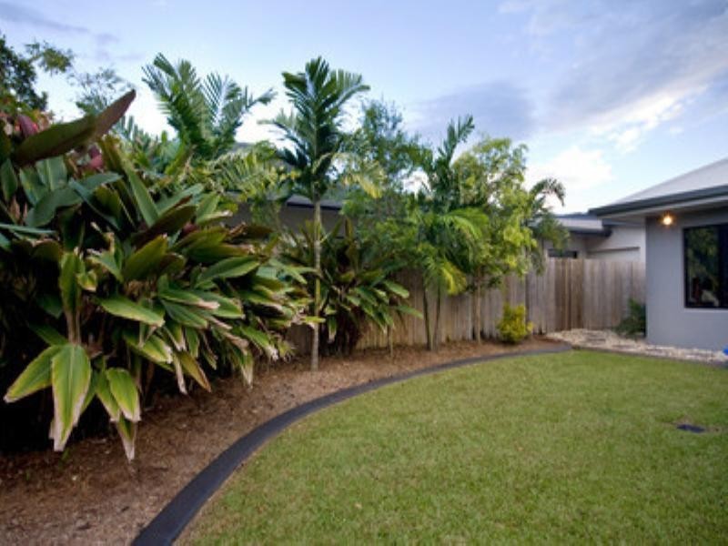 5 Davidson Close, Redlynch QLD 4870