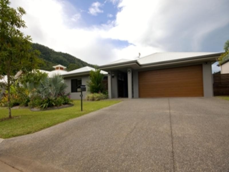 5 Davidson Close, Redlynch QLD 4870