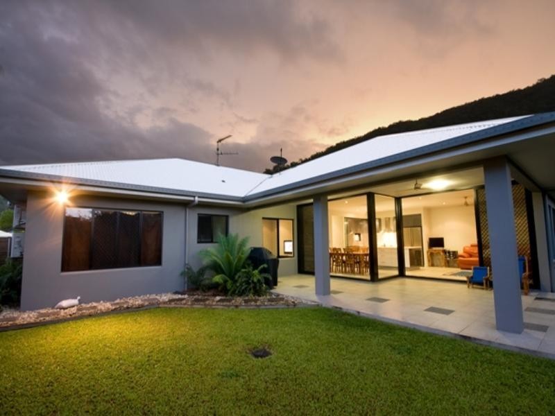 5 Davidson Close, Redlynch QLD 4870