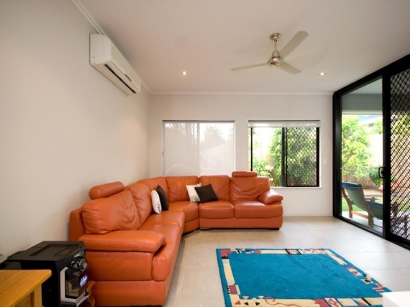 5 Davidson Close, Redlynch QLD 4870