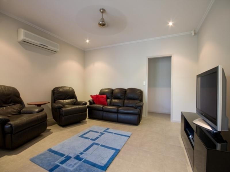 5 Davidson Close, Redlynch QLD 4870