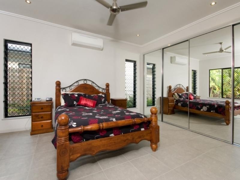 5 Davidson Close, Redlynch QLD 4870