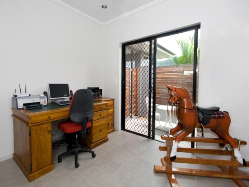 5 Davidson Close, Redlynch QLD 4870