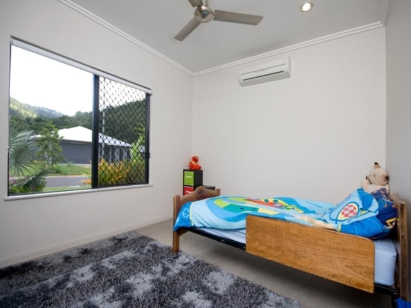 5 Davidson Close, Redlynch QLD 4870