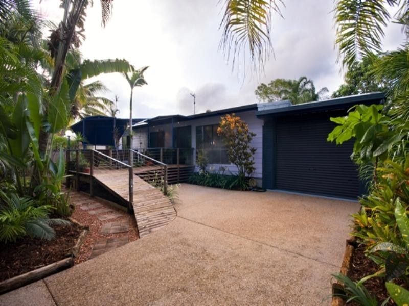 18 Tee Street, Yorkeys Knob QLD 4878