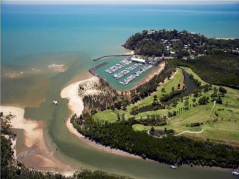 18 Tee Street, Yorkeys Knob QLD 4878