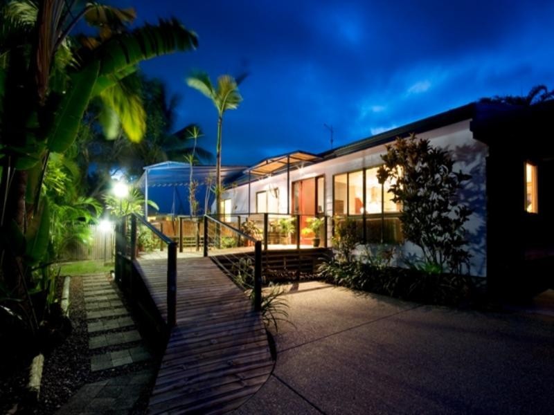 18 Tee Street, Yorkeys Knob QLD 4878