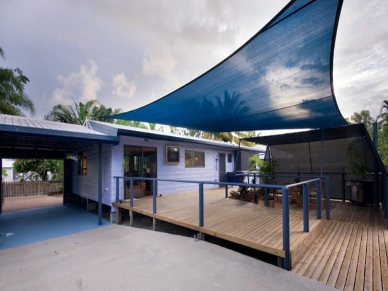 18 Tee Street, Yorkeys Knob QLD 4878