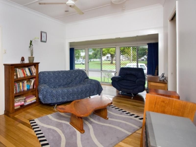 16 Cominos Place, Manunda QLD 4870