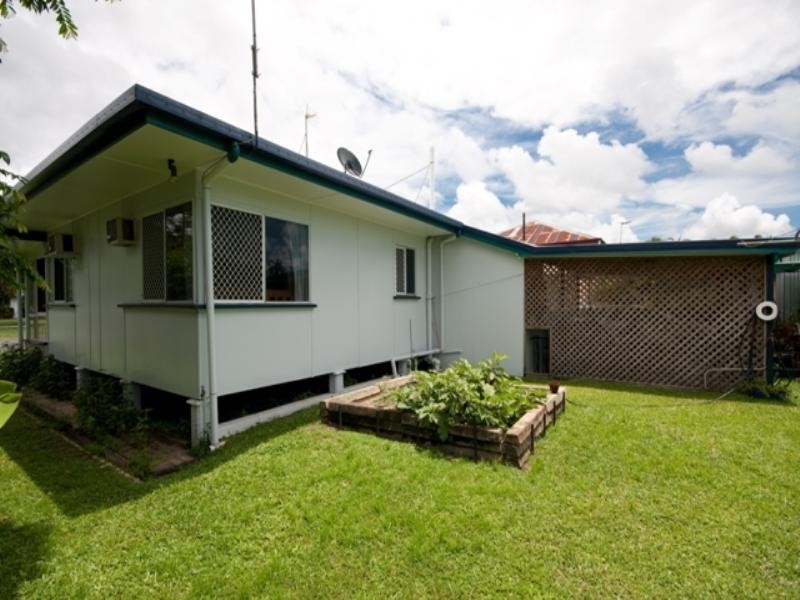 16 Cominos Place, Manunda QLD 4870