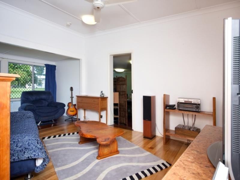 16 Cominos Place, Manunda QLD 4870