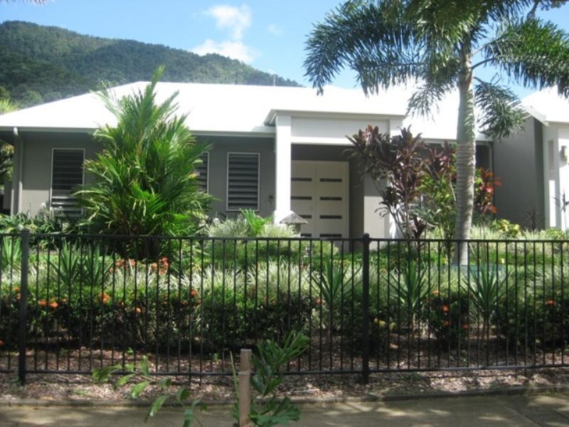 9 Gamburra Drive, Redlynch QLD 4870