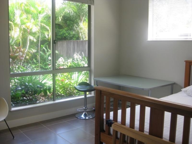 9 Gamburra Drive, Redlynch QLD 4870