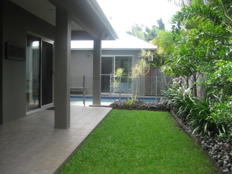 9 Gamburra Drive, Redlynch QLD 4870