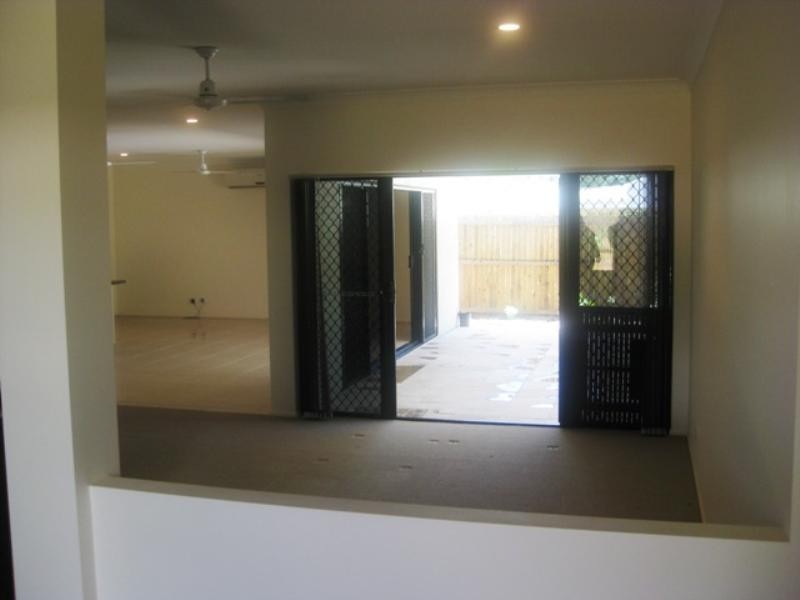 25 Kehone Street, Redlynch QLD 4870