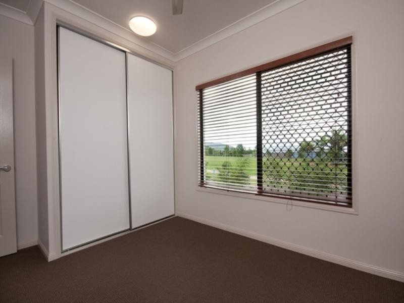 122 Springbrook Avenue, Redlynch QLD 4870