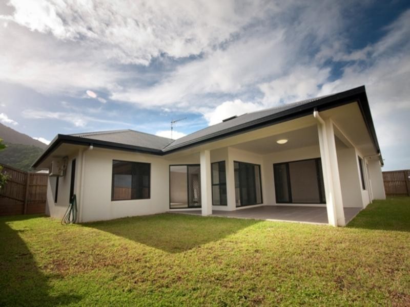 122 Springbrook Avenue, Redlynch QLD 4870