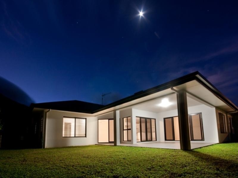 122 Springbrook Avenue, Redlynch QLD 4870