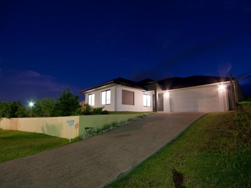 122 Springbrook Avenue, Redlynch QLD 4870