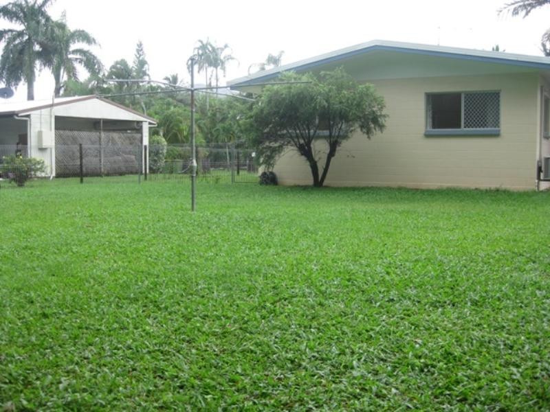 17 Windsor Close, Brinsmead QLD 4870