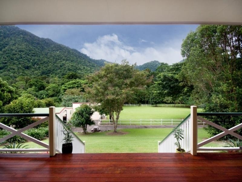 5 Crystal Close, Redlynch QLD 4870