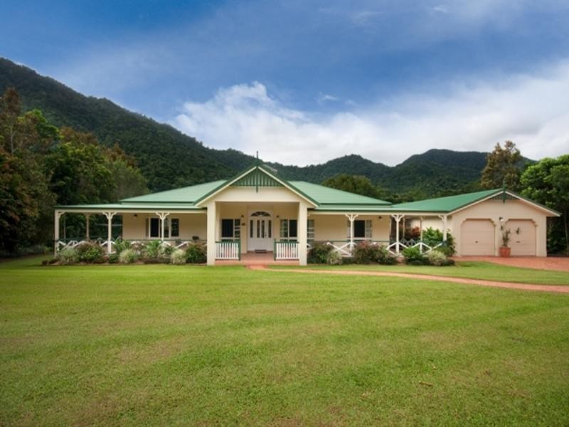5 Crystal Close, Redlynch QLD 4870